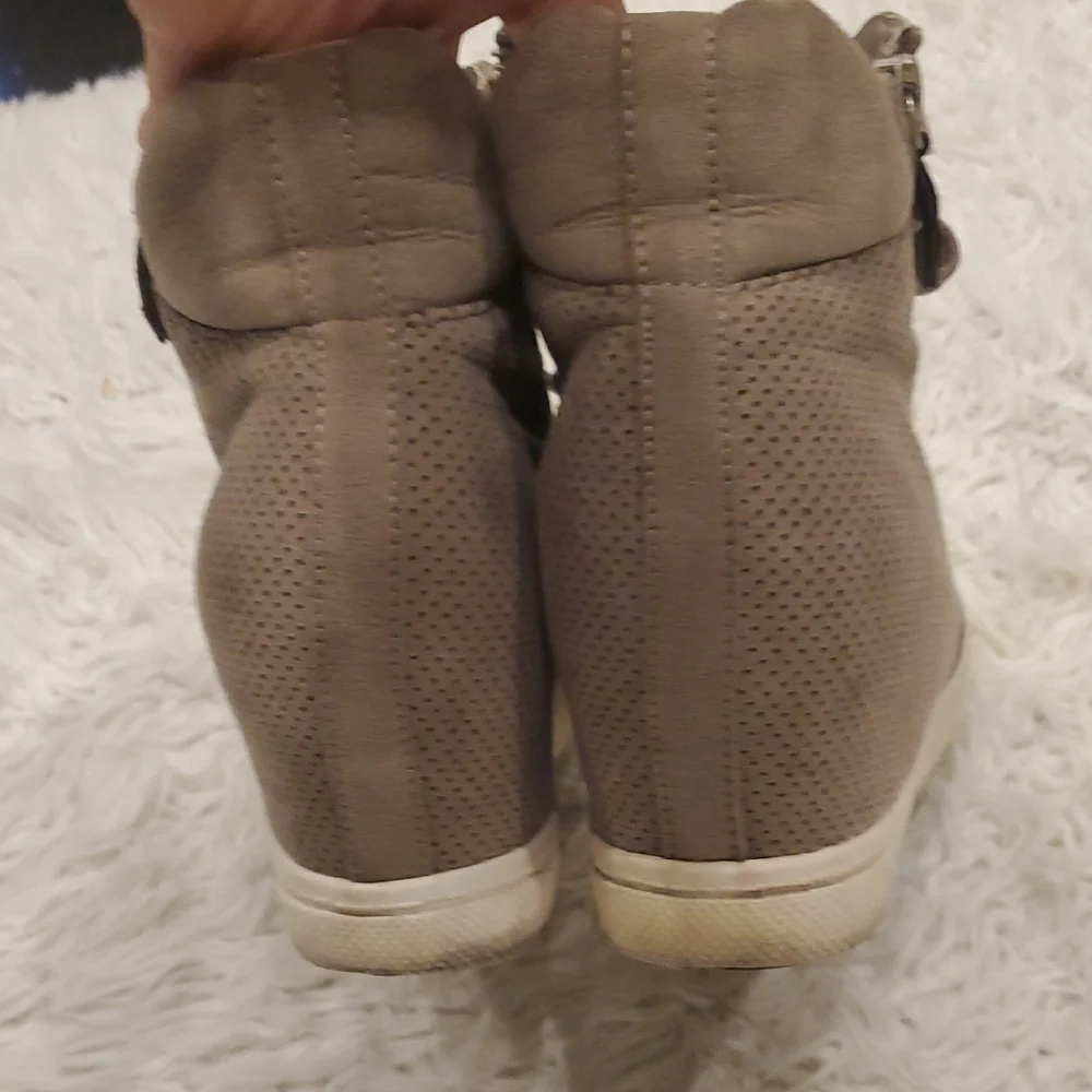 Steve Madden| Womens Londyn Stylish Brown Wedge Sneakers - Picture 5 of 10